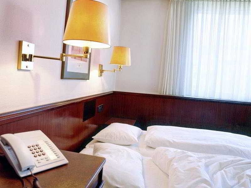 Nunohotel Koln Bagian luar foto